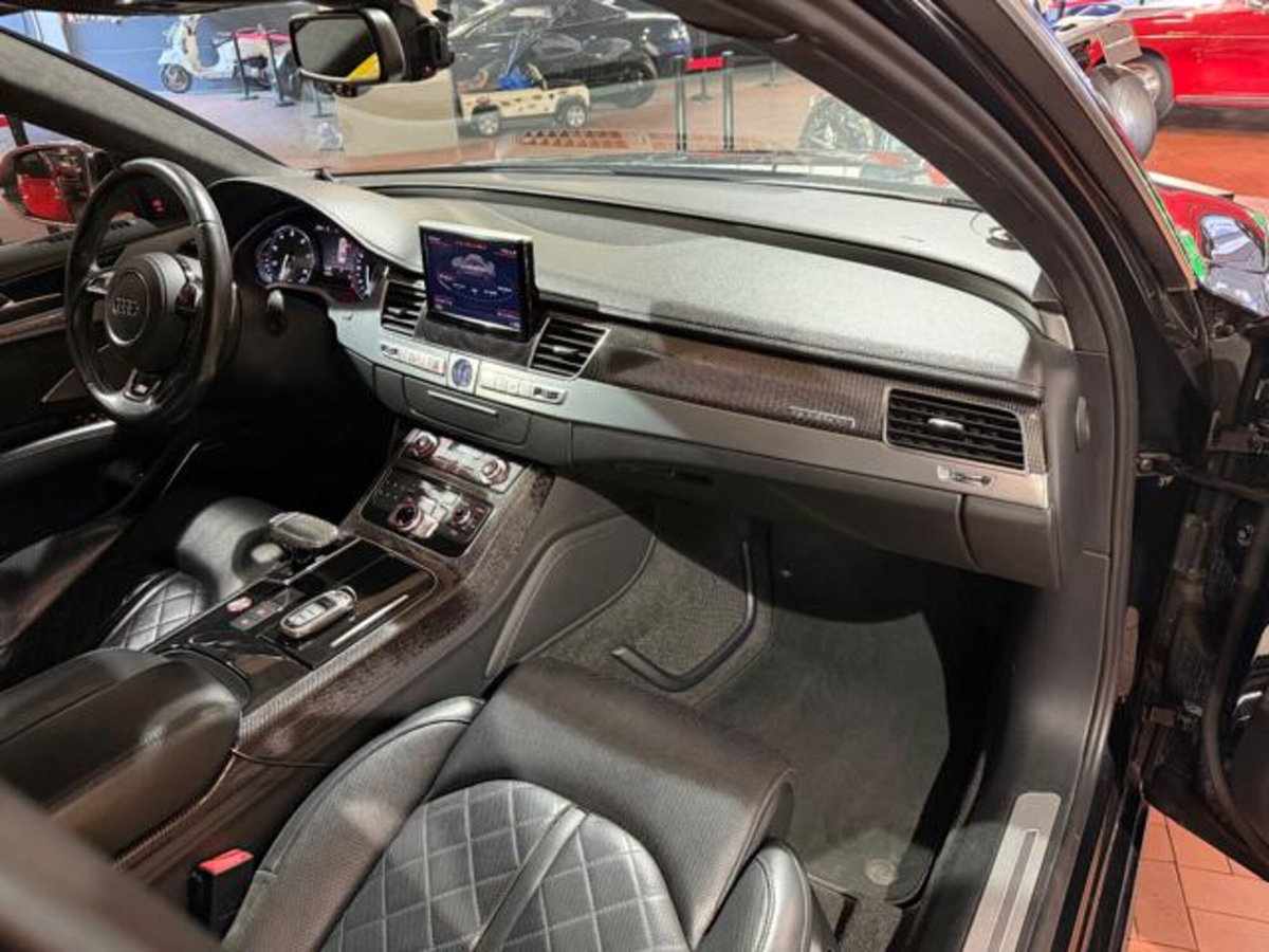 Audi S8 4.0 TFSI quattro tiptronic (15)