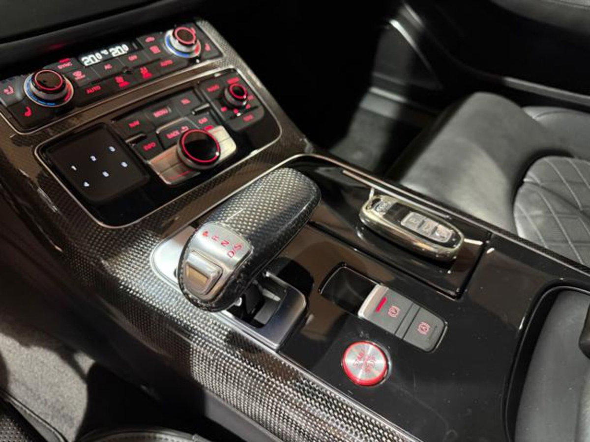 Audi S8 4.0 TFSI quattro tiptronic (20)
