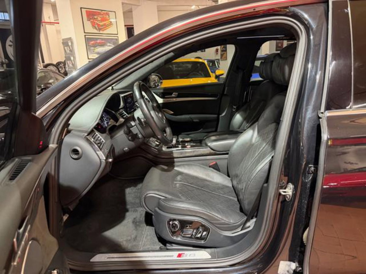 Audi S8 4.0 TFSI quattro tiptronic (8)