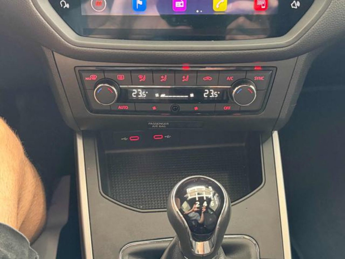 SEAT Arona 1.0 TGI FR (15)