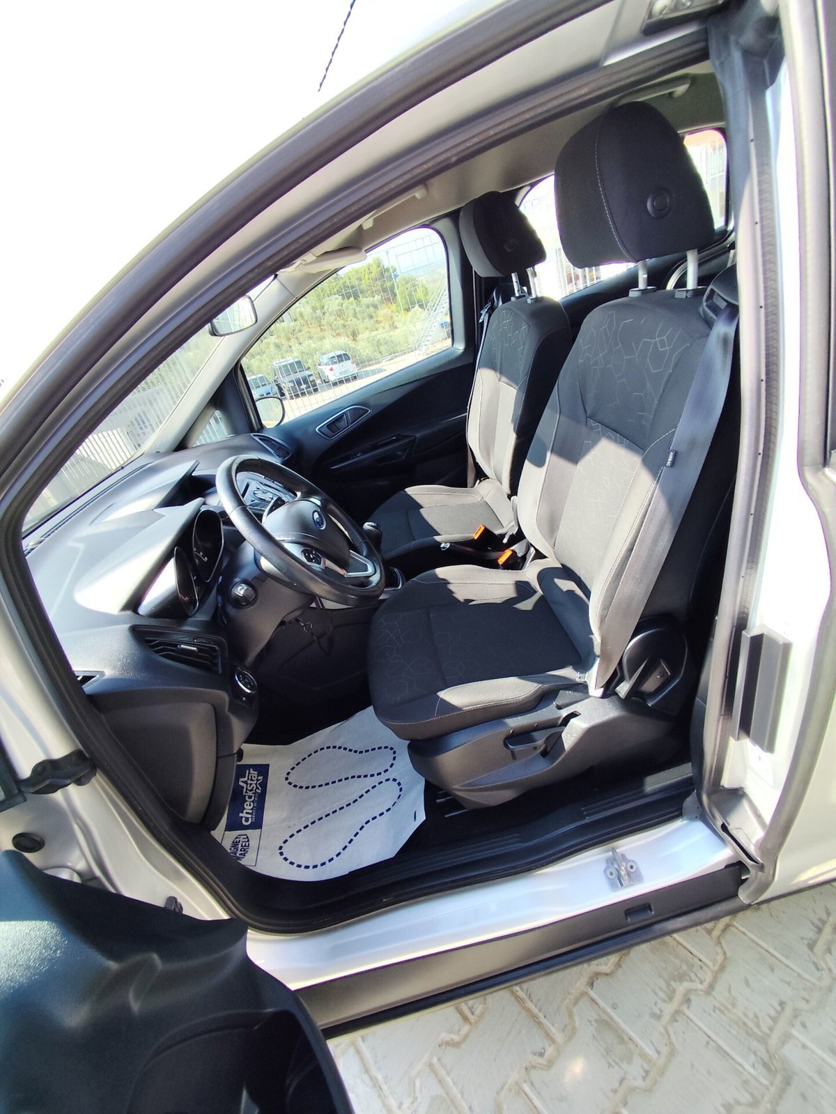Ford B-Max B-Max 1.5 TDCi 95 CV Titanium (11)