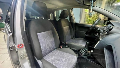 Ford Fiesta 1.2 16V 5p. Ghia (11)