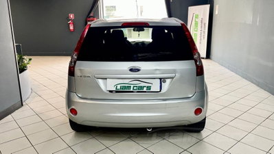 Ford Fiesta 1.2 16V 5p. Ghia (5)
