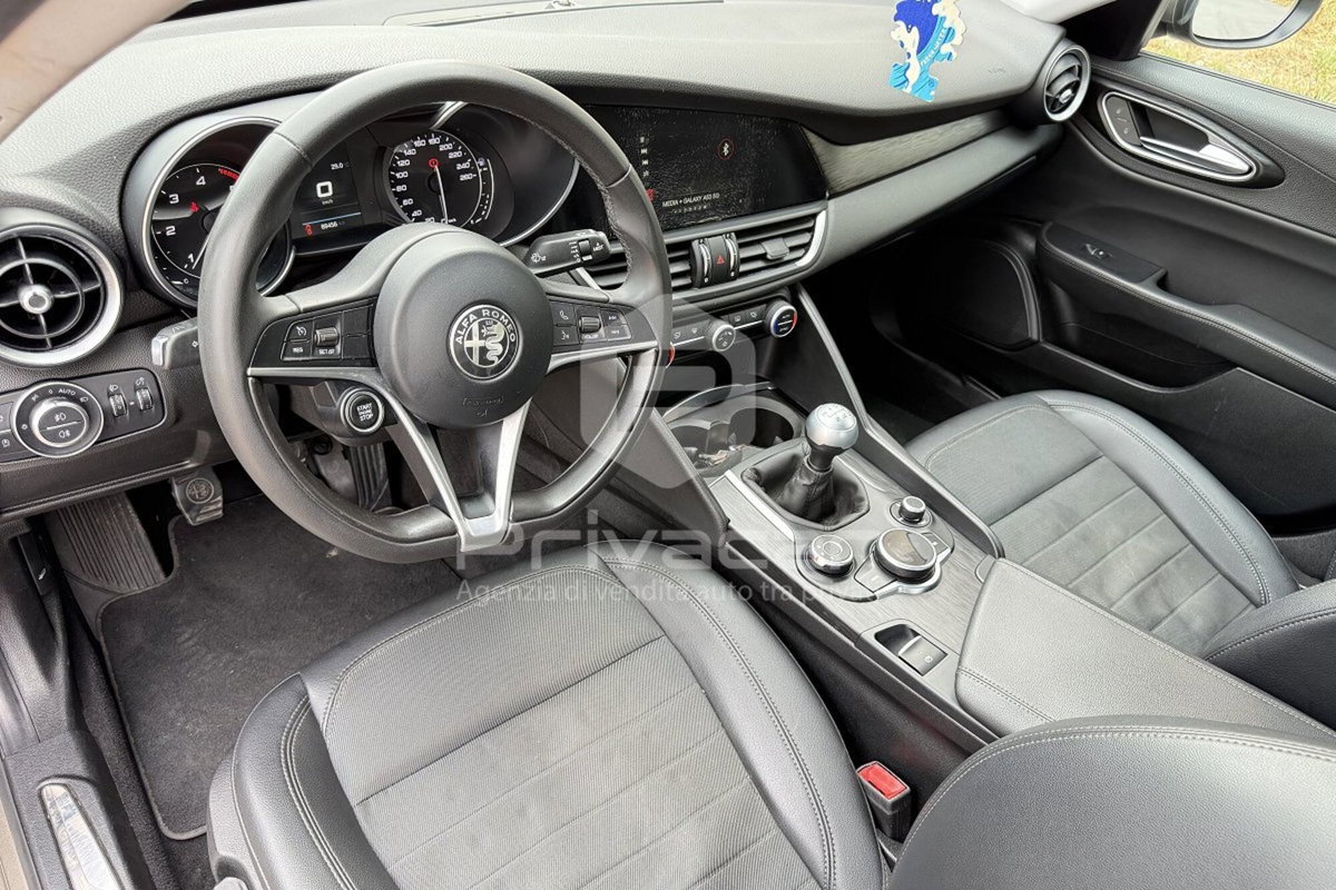Alfa Romeo Giulia 2.2 Turbodiesel 150 CV Tech Edition (10)