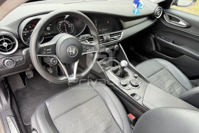 Alfa Romeo Giulia 2.2 Turbodiesel 150 CV Tech Edition (10)