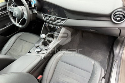 Alfa Romeo Giulia 2.2 Turbodiesel 150 CV Tech Edition (11)