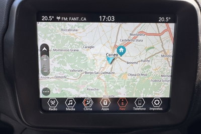 Jeep Renegade 1.3 T4 DDCT Business (14)