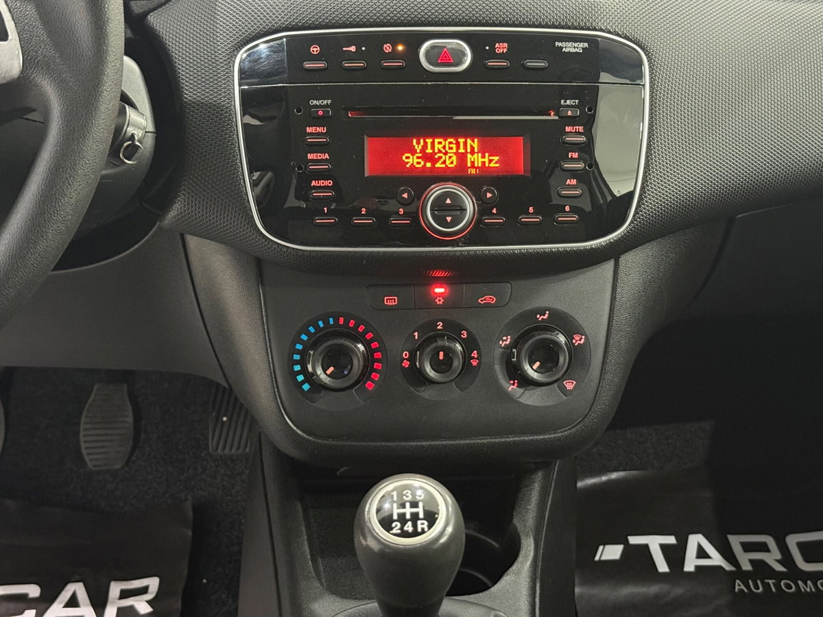Fiat Punto 1.3 MJT II S&S 95 CV 5 porte Street (14)