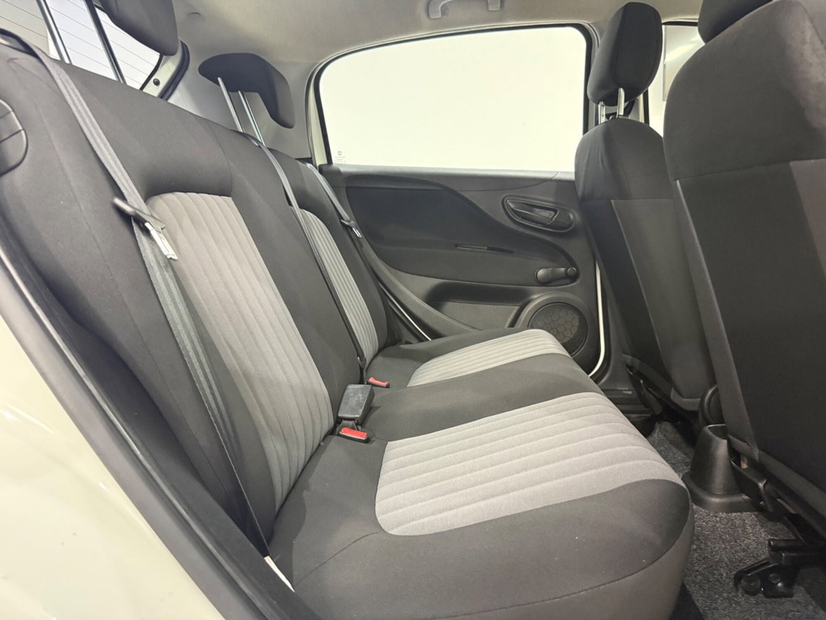 Fiat Punto 1.3 MJT II S&S 95 CV 5 porte Street (19)