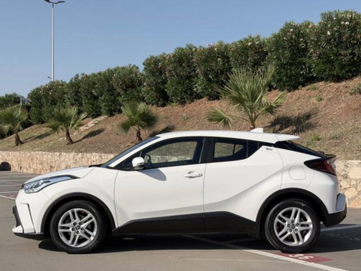 Toyota Toyota C-HR 1.8 Hybrid E-CVT Trend (4)