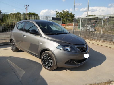 Lancia Ypsilon 1.0 FireFly 5 porte S&S Hybrid Gold Plus usata