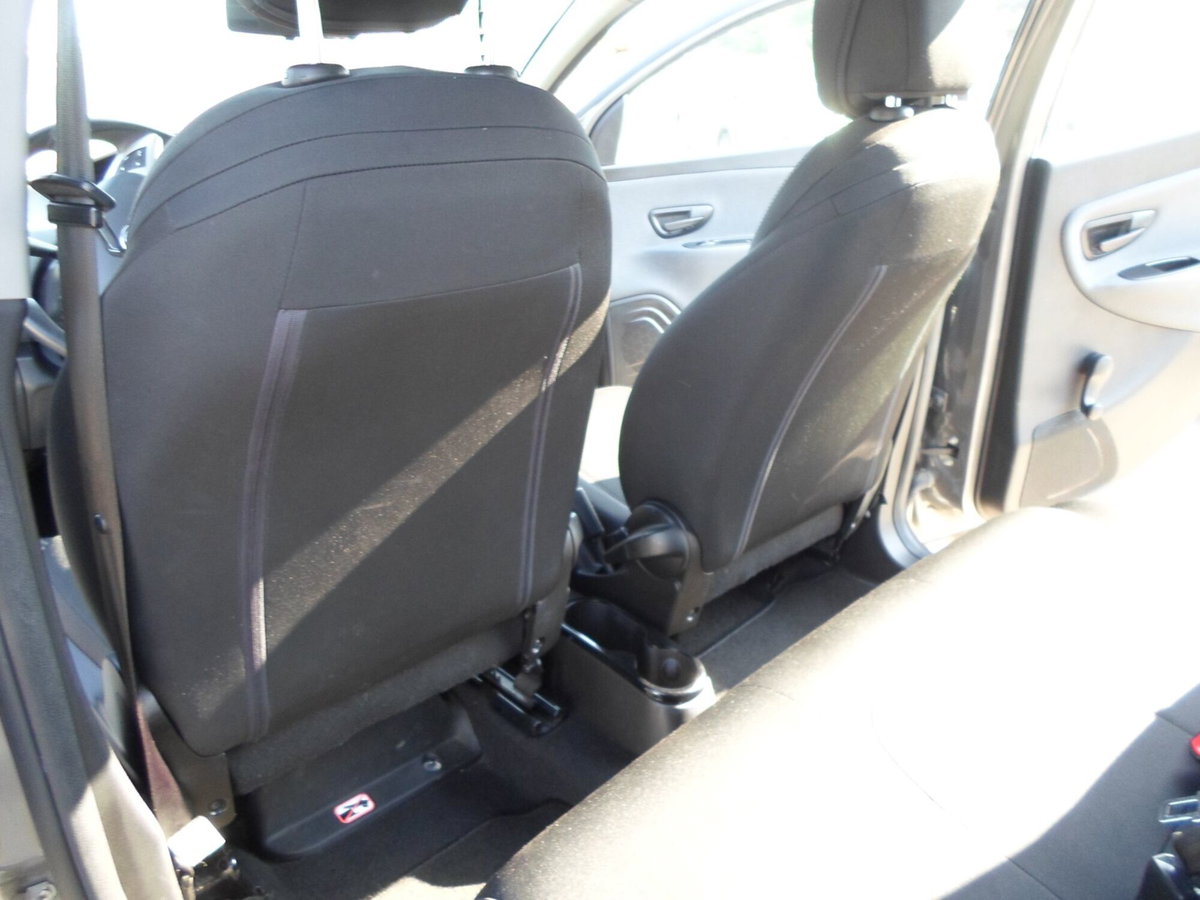 Lancia Ypsilon 1.0 FireFly 5 porte S&S Hybrid Gold Plus (13)