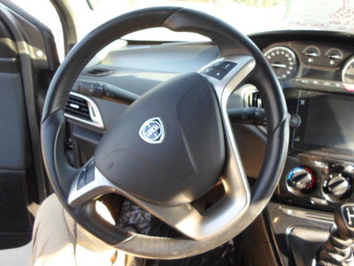 Lancia Ypsilon 1.0 FireFly 5 porte S&S Hybrid Gold Plus (17)
