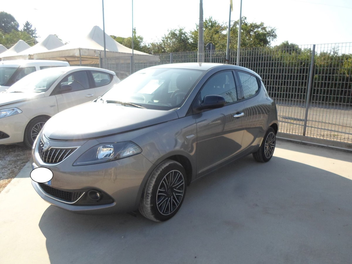 Lancia Ypsilon 1.0 FireFly 5 porte S&S Hybrid Gold Plus (3)