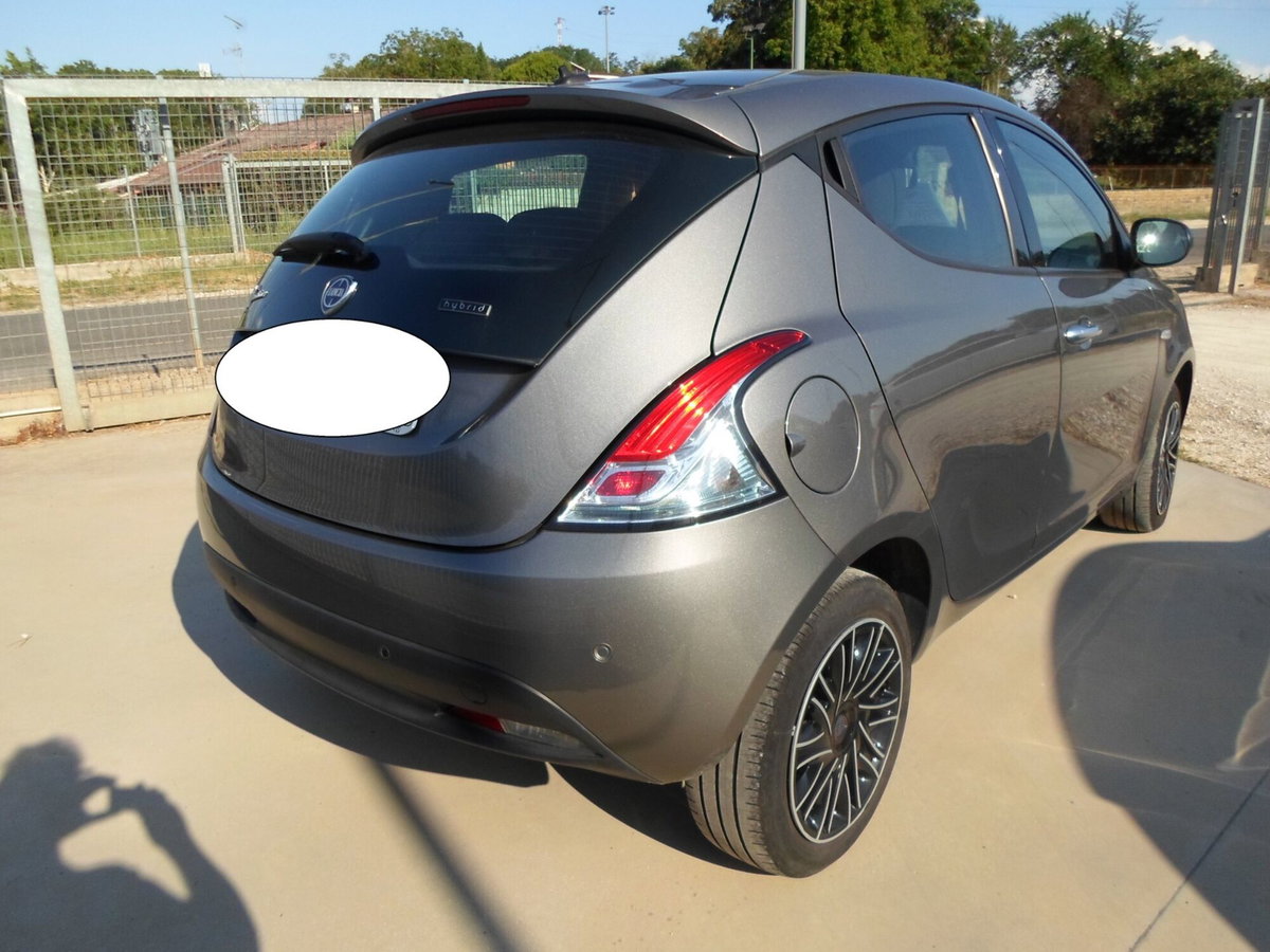 Lancia Ypsilon 1.0 FireFly 5 porte S&S Hybrid Gold Plus (6)