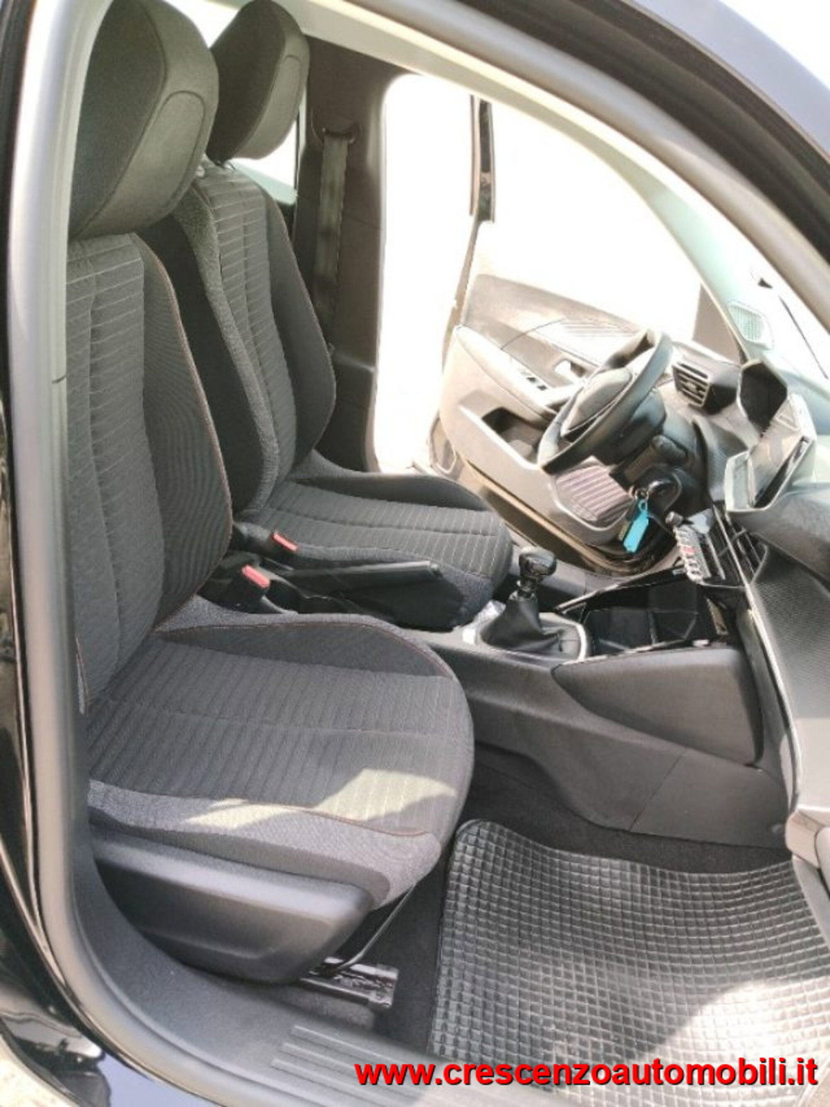 Peugeot 2008 BlueHDi 110 S&S GT (14)