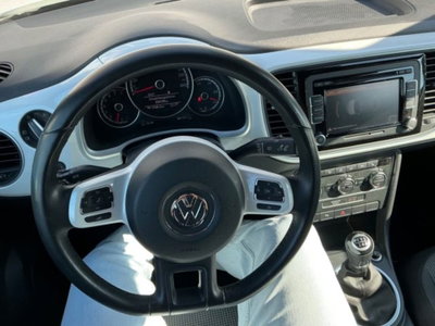 Volkswagen Maggiolino Cabrio 1.2 TSI Design (8)