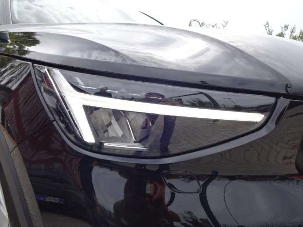 Volvo XC40 B3 automatico Ultimate Bright (16)