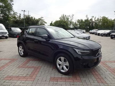 Volvo XC40 B3 automatico Ultimate Bright (3)