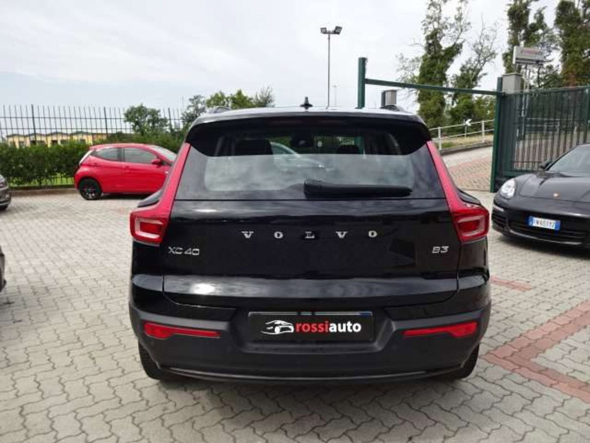 Volvo XC40 B3 automatico Ultimate Bright (5)