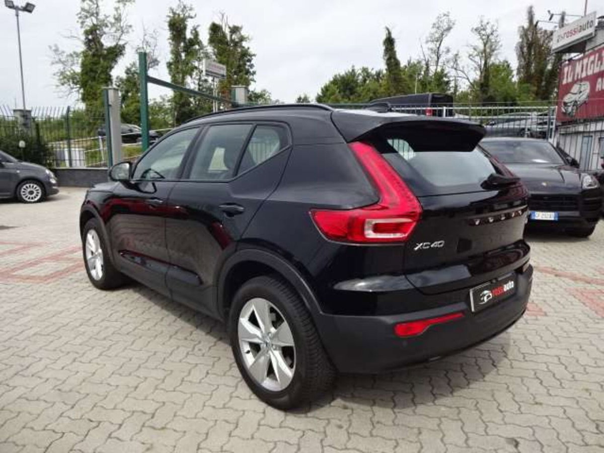 Volvo XC40 B3 automatico Ultimate Bright (6)