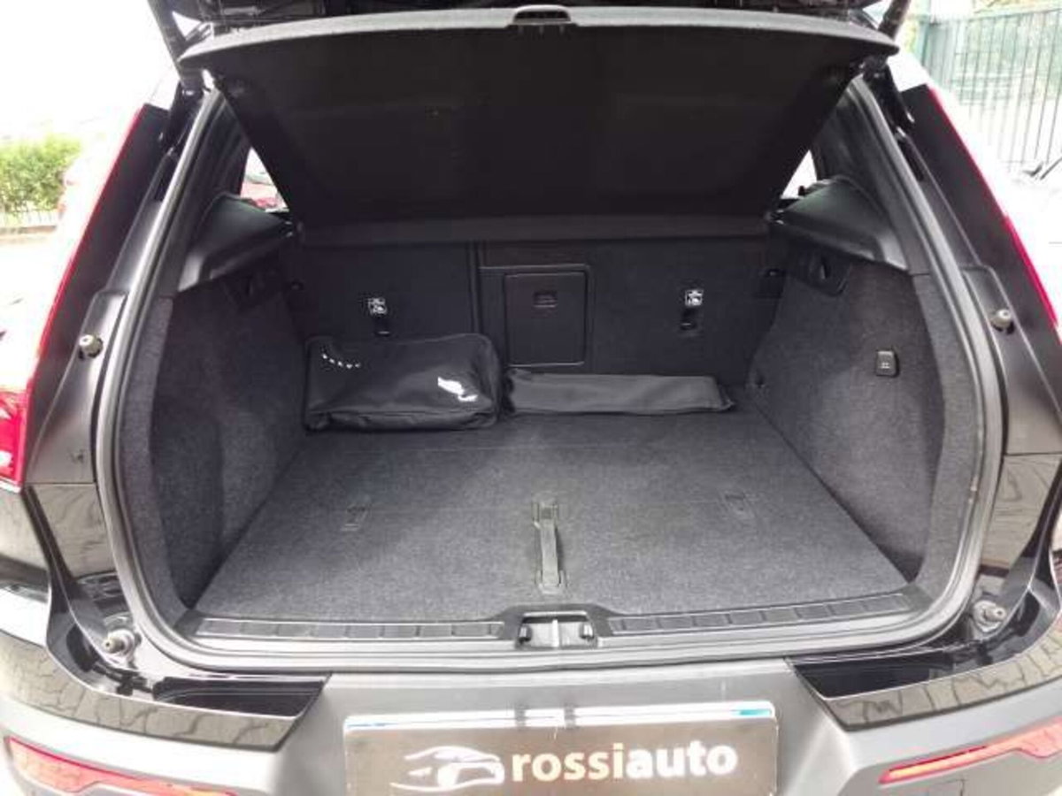 Volvo XC40 B3 automatico Ultimate Bright (7)