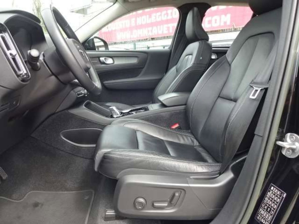 Volvo XC40 B3 automatico Ultimate Bright (8)