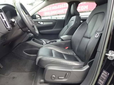 Volvo XC40 B3 automatico Ultimate Bright (8)