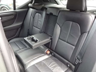 Volvo XC40 B3 automatico Ultimate Bright (9)