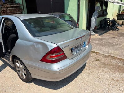 Mercedes-Benz Classe C Coupé 200 CDI cat Sportcoupé Avantgarde (3)