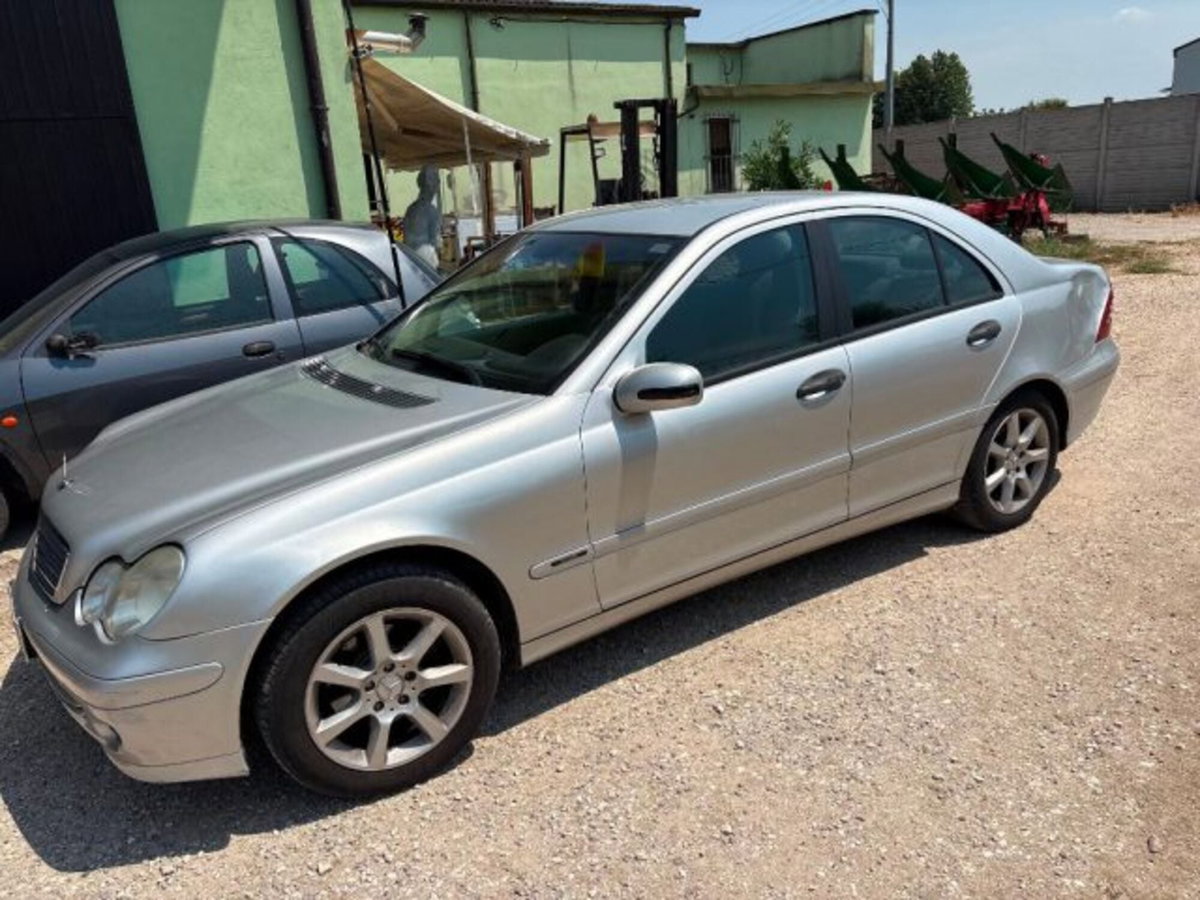 Mercedes-Benz Classe C Coupé 200 CDI cat Sportcoupé Avantgarde (4)