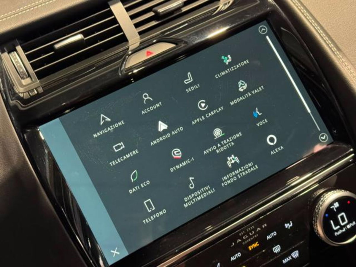 Jaguar E-Pace 2.0d i4 mhev R-Dynamic S awd 163cv auto (14)