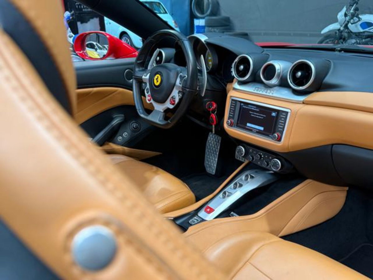 Ferrari California Spider California T DCT (14)