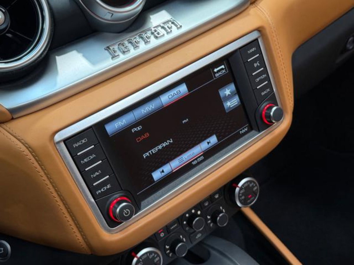 Ferrari California Spider California T DCT (18)