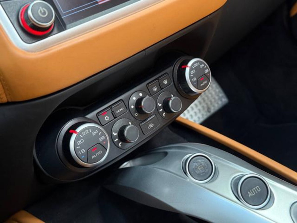 Ferrari California Spider California T DCT (20)