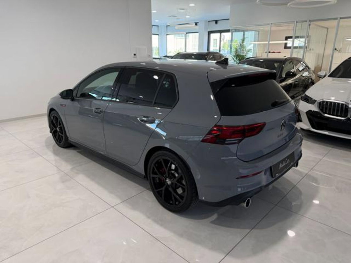 Volkswagen Golf 2.0 tsi GTI MT Ultimate 245cv (4)