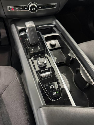 Volvo XC60 B4 (d) AWD Geartronic Business Plus (14)