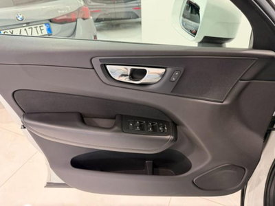 Volvo XC60 B4 (d) AWD Geartronic Business Plus (17)