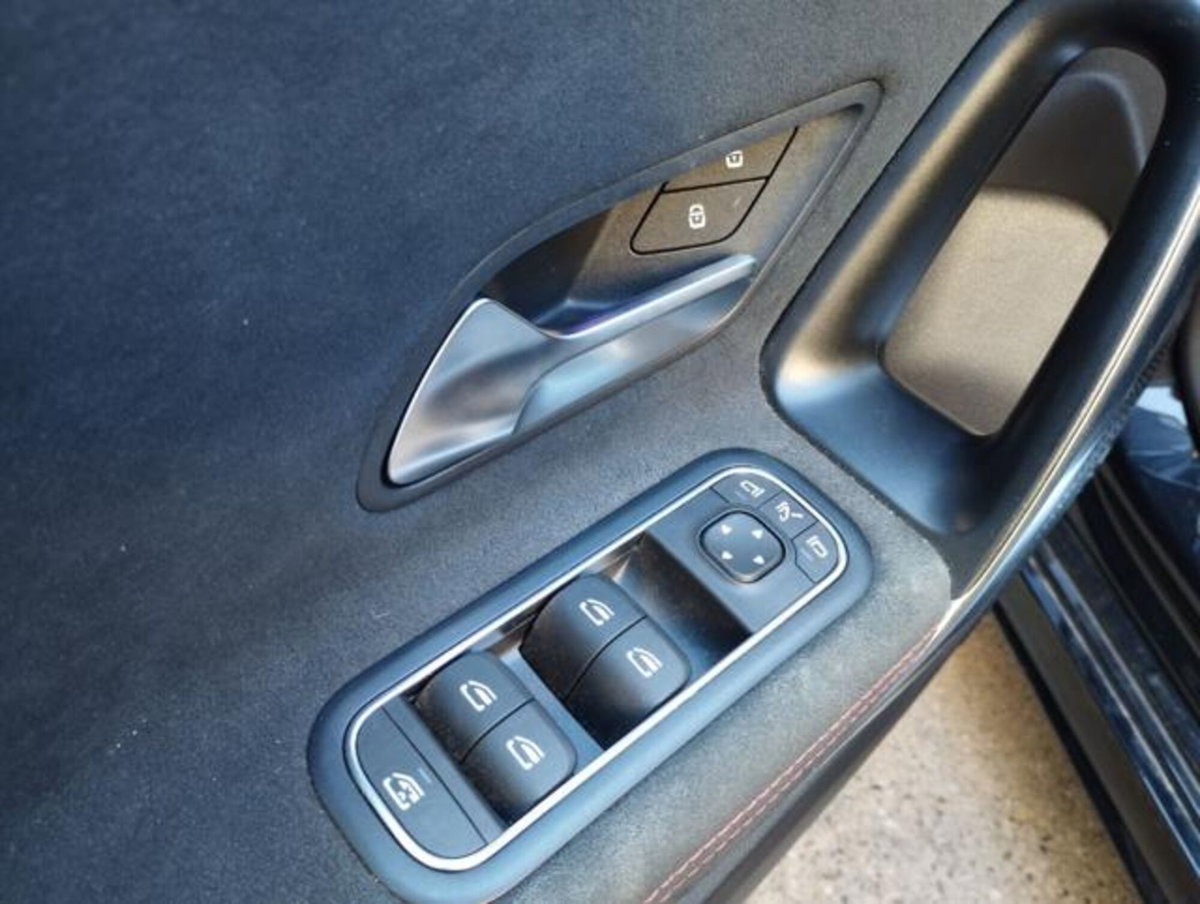 Mercedes-Benz Classe A Sedan 180 Automatic 4p. Premium (19)