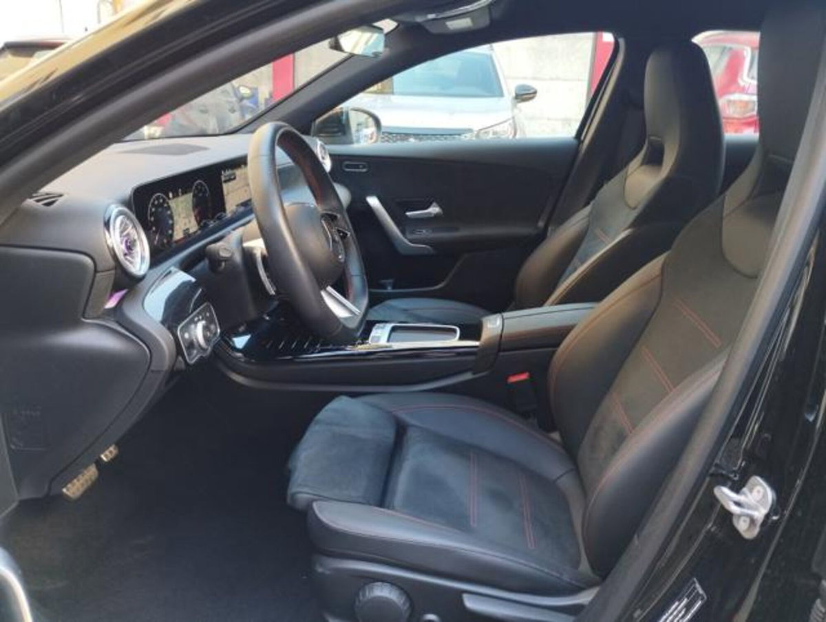 Mercedes-Benz Classe A Sedan 180 Automatic 4p. Premium (6)
