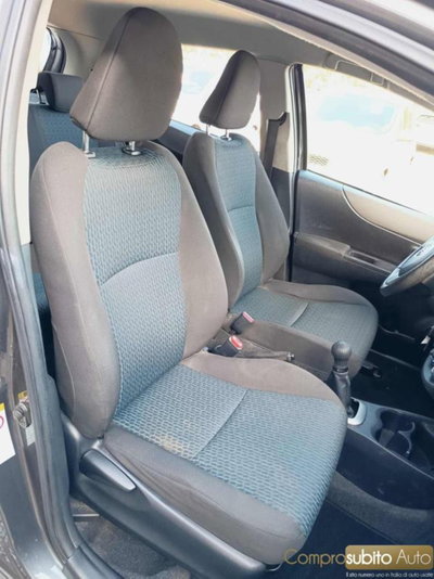 Toyota Yaris 1.0 5 porte (12)