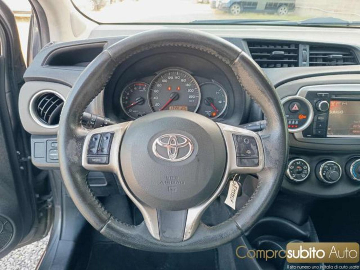 Toyota Yaris 1.0 5 porte (17)