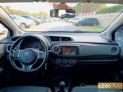 Toyota Yaris 1.0 5 porte (9)