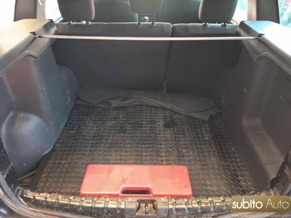 Dacia Duster 1.6 110CV 4x2 Lauréate (18)