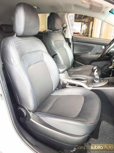 Kia Sportage 1.7 CRDI VGT 2WD high tech (12)
