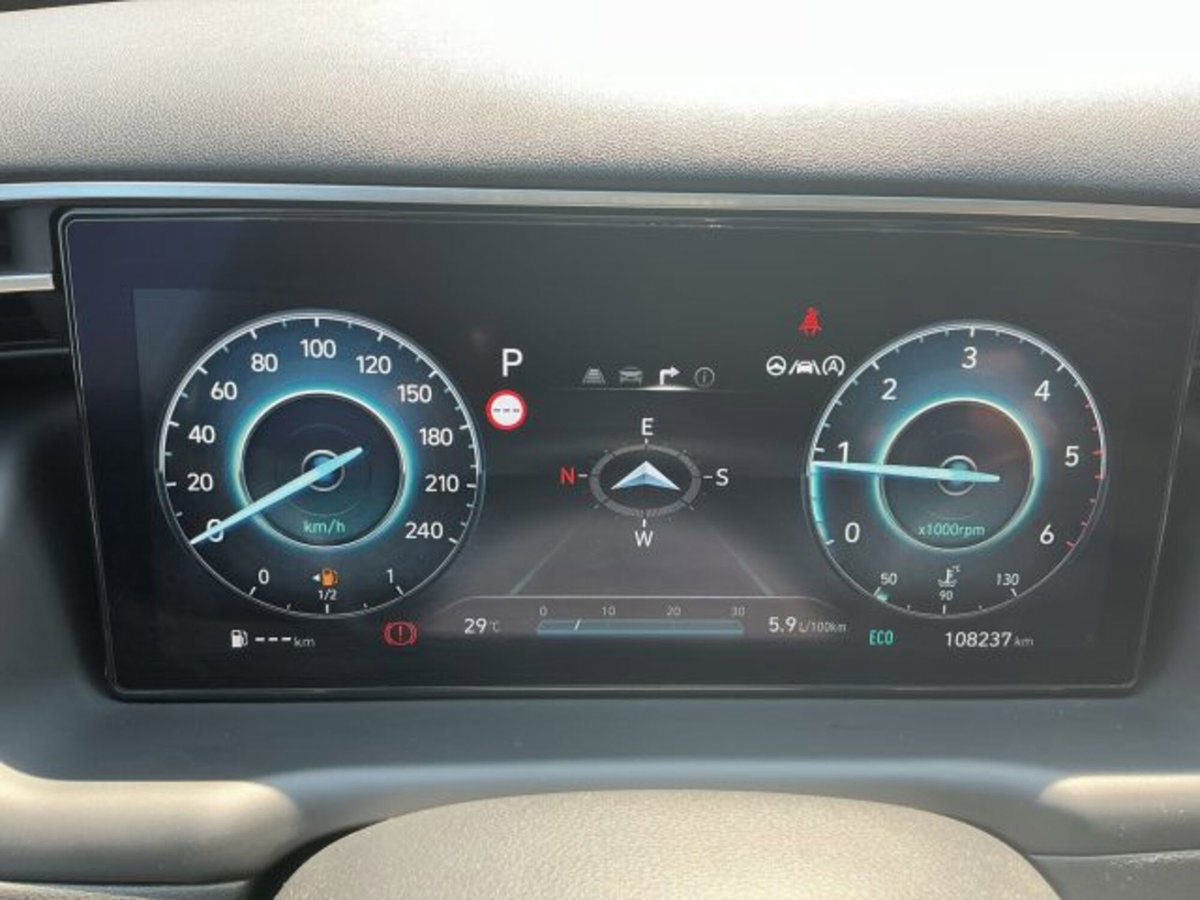 Hyundai Tucson 1.6 crdi 48V Exellence 2wd dct (14)