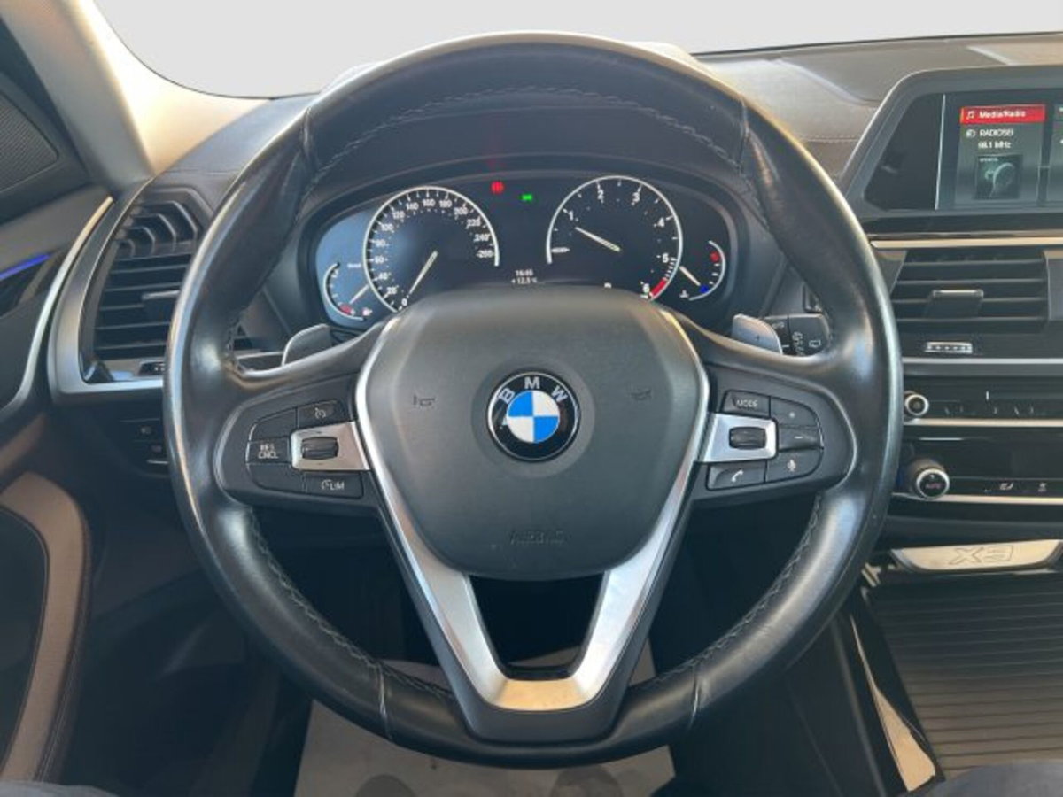 BMW X3 xDrive20d Luxury (12)