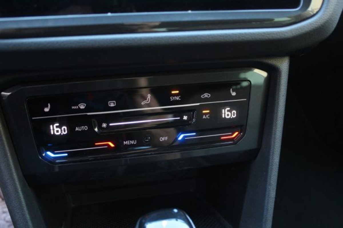 Volkswagen Tiguan 2.0 TDI 150 CV SCR DSG 4MOTION R-Line (14)
