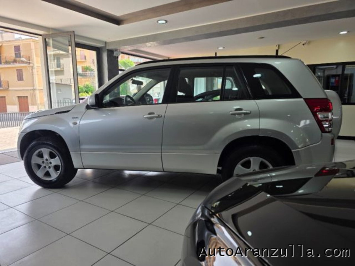 Suzuki Grand Vitara 1.9 DDiS 5 porte Crossover (7)