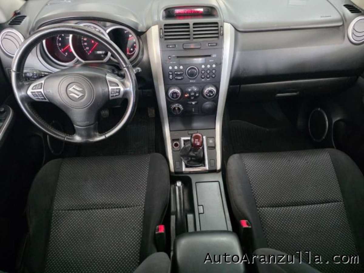 Suzuki Grand Vitara 1.9 DDiS 5 porte Crossover (9)